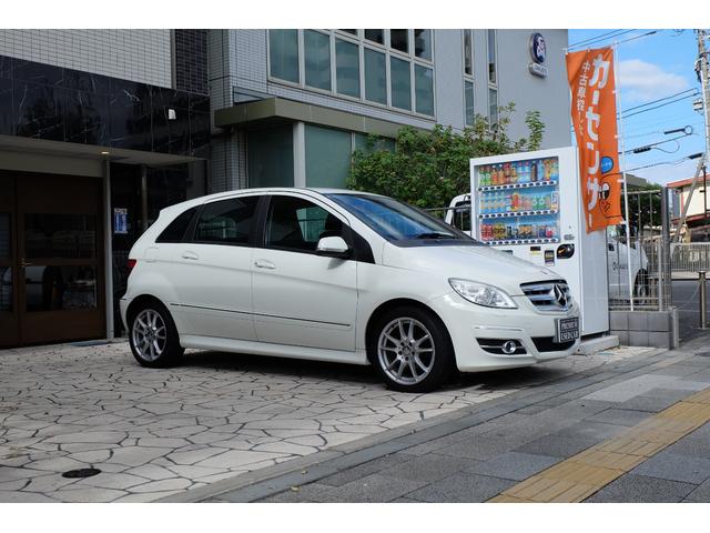Bクラス B180スポーツパッケージ スポーツパッケージ専用ステアリングシフトスイッチ パワステ パワーウインドウ 運転席エアバッグ クルーズコントロール エアコン ABS イモビライザー Wエアバッグ(13枚目)