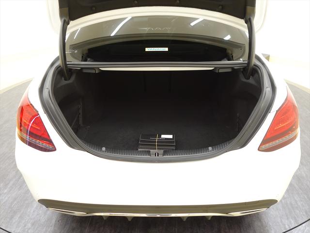 Ｃクラス Ｃ２２０　ｄ　アバンギャルド　ＡＭＧライン　Ｂｌｕｅｔｏｏｔｈ接続　ＥＴＣ　ＬＥＤヘッドライト　ＴＶ　アイドリングストップ　クルーズコントロール　コネクテッド機能　シートヒーター　トランクスルー　ナビ　バックモニター　パワーシート　フロアマット（6枚目）