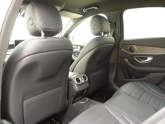 Ｃクラス Ｃ２２０　ｄ　アバンギャルド　ＡＭＧライン　Ｂｌｕｅｔｏｏｔｈ接続　ＥＴＣ　ＬＥＤヘッドライト　ＴＶ　アイドリングストップ　クルーズコントロール　コネクテッド機能　シートヒーター　トランクスルー　ナビ　バックモニター　パワーシート　フロアマット（12枚目）