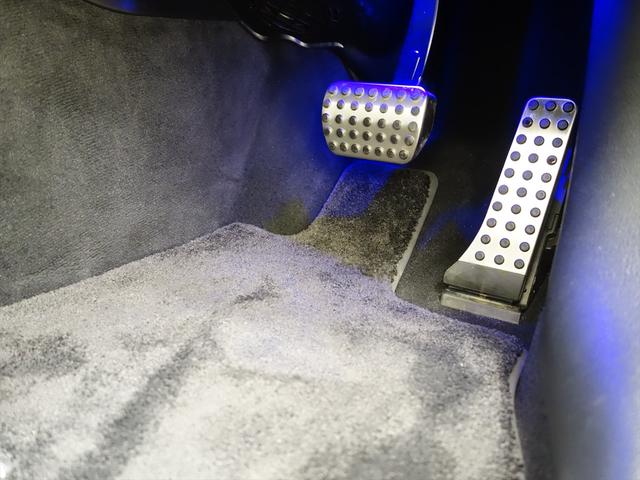 Ｃクラスオールテレイン Ｃ２２０　ｄ　４マチック　オールテレイン　レザーエクスクルーシブパッケージ　Ｂｌｕｅｔｏｏｔｈ接続　ＥＴＣ　ＬＥＤヘッドライト　ＴＶ　アイドリングストップ　クルーズコントロール　コネクテッド機能　サイドカメラ　サンルーフ・ガラスルーフ（35枚目）