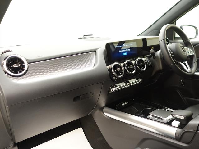 Ｂクラス Ｂ２００　ｄ　ナビゲーションパッケージ　Ｂｌｕｅｔｏｏｔｈ接続　ＥＴＣ　ＬＥＤヘッドライト　ＴＶ　アイドリングストップ　クルーズコントロール　コネクテッド機能　シートヒーター　トランクスルー　ナビ　バックモニター（15枚目）