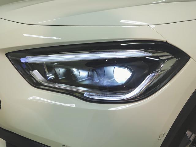 ヤナセの中古車は、すべて第三者検査専門機関（ＡＩＳ）によって、内外装から機関にいたるまで公正かつ厳正に検査されます。検査後、経験豊富なスタッフが、記録簿の確認、ＣＰＵ診断テストなどを実施いたします。