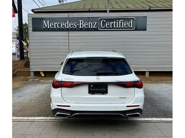 Eクラスステーションワゴン E220 d ステーションワゴン アバンギャルド AMGライ ンパッケージ レザーエクスクルーシブパッケージ アドバンスドパッケージ デジタルインテリアパッケージ(4枚目)