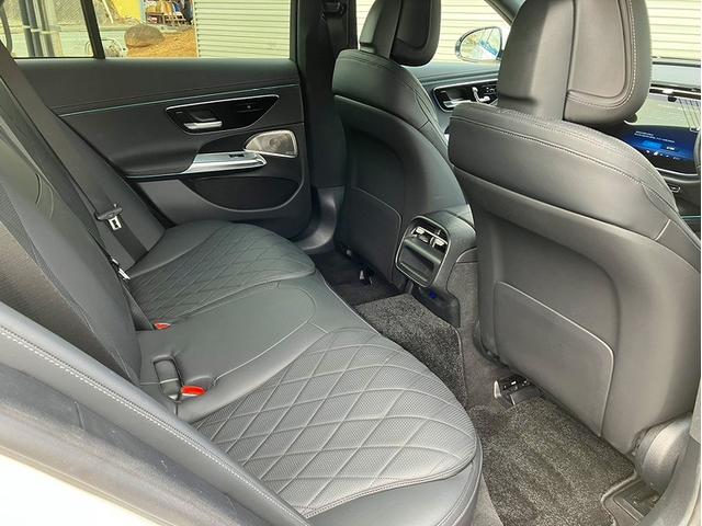 Eクラスステーションワゴン E220 d ステーションワゴン アバンギャルド AMGライ ンパッケージ レザーエクスクルーシブパッケージ アドバンスドパッケージ デジタルインテリアパッケージ(7枚目)