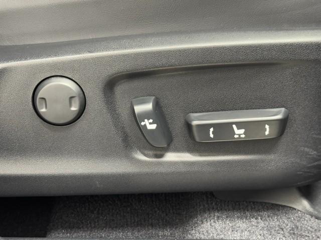 ＲＸ ＲＸ４５０ｈ　Ｆスポーツ　メモリ－ナビ　追従式クルコン　オートエアコン　ＴＶナビ　バックモニター　ＡＢＳ　盗難防止装置　パワステ　ＥＴＣ車載器　エアバッグ　ＤＶＤ再生　革　地デジ　横滑り防止　アルミホイール　キーレスゴー（16枚目）