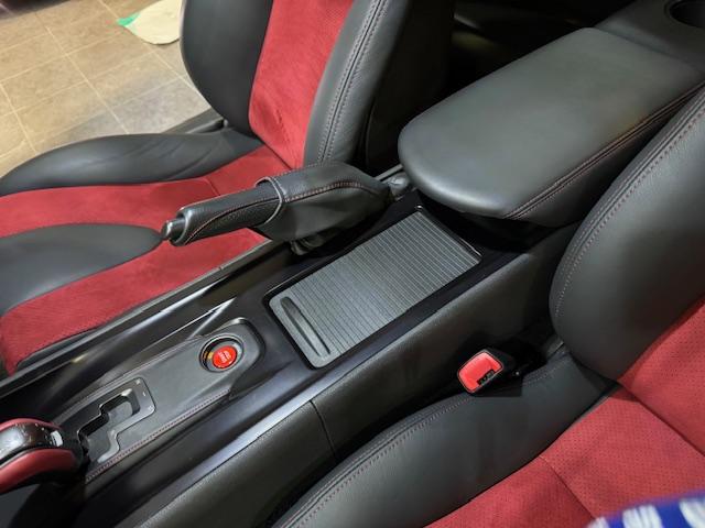 ＧＴ－Ｒ ニスモ　外装は人気のブリリアントホワイトパールで正真正銘の希少ｎｉｓｍｏ　走行距離１万ｋｍ前後の車両が多い中こちらのニスモは走行わずか９７０ｋｍ（26枚目）