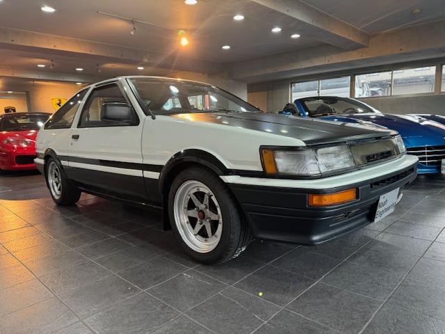 カローラレビン ＡＥ８５　カローラレビン　内装レストア済み　ＡＣ　ＰＳ付き　ＡＥ８５　カローラレビン　実走行８８８００ｋｍ　事故歴無し　エアコン、パワステ付き　内装フルレストア済み車両　ロンシャンＡＷ　３ドアハッチバック　ＭＯＭＯステアリング　運転席はレカロバケットシート（3枚目）