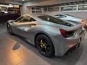 ４８８ＧＴＢ ベースグレード　サスペンションリフター　カラードイエローキャリパー　カーボンエンジンカバー　カーボンセンターブリッジ　スクーデリアフェラーリシールド　イエローレブカウンター　リアカメラ　２０インチホイール（5枚目）