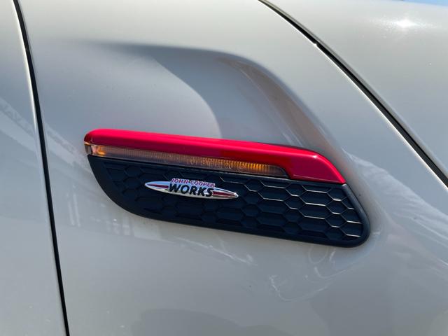 ＭＩＮＩ ジョンクーパーワークス　ジョンクーパーワークストリム　【正規認定中古車】【最長４年！全国正規ディーラー保証付／２年・走行距離無制限】ハーマンカードンスピーカー　１オーナー　バックカメラ　ＡＣＣ　ヘッドアップディスプレイ　シートヒーター　アンビエントライト（22枚目）