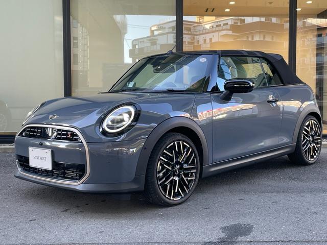 ＭＩＮＩ クーパーＳ　コンバーチブル　フェイバリット・トリム　【正規認定中古車】【全国正規ディーラー保証付／２年・走行距離無制限】弊社デモカー　ＪＣＷシート　ｈａｒｍａｎ／ｋａｒｄｏｎ　ステアリングホイール　運転席アクティブシート　アダプティブＬＥＤヘッドライト（2枚目）