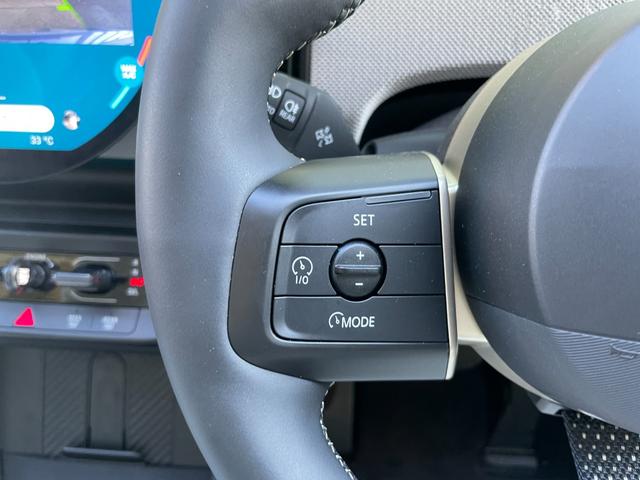 ＭＩＮＩ クーパーＳ　コンバーチブル　フェイバリット・トリム　【正規認定中古車】【全国正規ディーラー保証付／２年・走行距離無制限】弊社デモカー　ＪＣＷシート　ｈａｒｍａｎ／ｋａｒｄｏｎ　ステアリングホイール　運転席アクティブシート　アダプティブＬＥＤヘッドライト（7枚目）