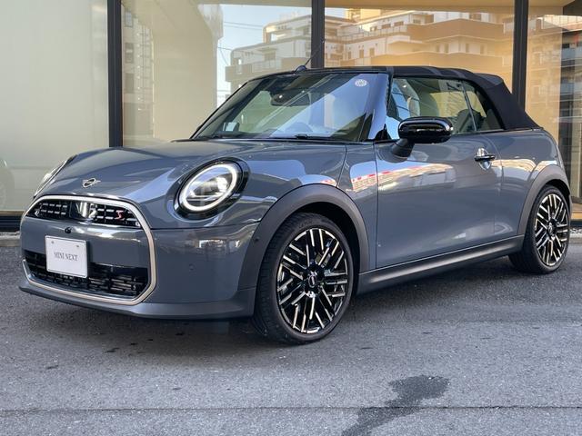 ＭＩＮＩ クーパーＳ　コンバーチブル　フェイバリット・トリム　【正規認定中古車】【全国正規ディーラー保証付／２年・走行距離無制限】弊社デモカー　ＪＣＷシート　ｈａｒｍａｎ／ｋａｒｄｏｎ　ステアリングホイール　運転席アクティブシート　アダプティブＬＥＤヘッドライト（12枚目）