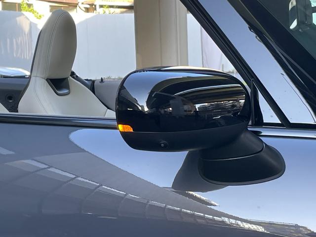 ＭＩＮＩ クーパーＳ　コンバーチブル　フェイバリット・トリム　【正規認定中古車】【全国正規ディーラー保証付／２年・走行距離無制限】弊社デモカー　ＪＣＷシート　ｈａｒｍａｎ／ｋａｒｄｏｎ　ステアリングホイール　運転席アクティブシート　アダプティブＬＥＤヘッドライト（35枚目）