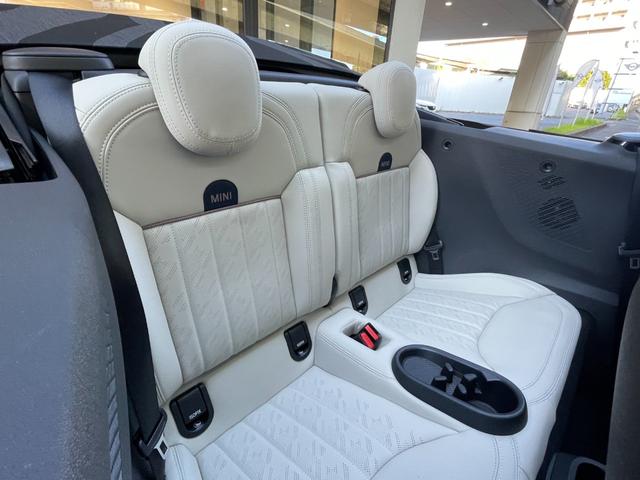 ＭＩＮＩ クーパーＳ　コンバーチブル　フェイバリット・トリム　【正規認定中古車】【全国正規ディーラー保証付／２年・走行距離無制限】弊社デモカー　ＪＣＷシート　ｈａｒｍａｎ／ｋａｒｄｏｎ　ステアリングホイール　運転席アクティブシート　アダプティブＬＥＤヘッドライト（39枚目）
