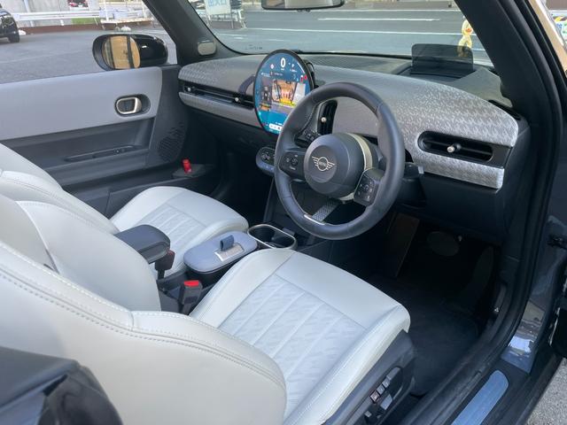 ＭＩＮＩ クーパーＳ　コンバーチブル　フェイバリット・トリム　【正規認定中古車】【全国正規ディーラー保証付／２年・走行距離無制限】弊社デモカー　ＪＣＷシート　ｈａｒｍａｎ／ｋａｒｄｏｎ　ステアリングホイール　運転席アクティブシート　アダプティブＬＥＤヘッドライト（40枚目）