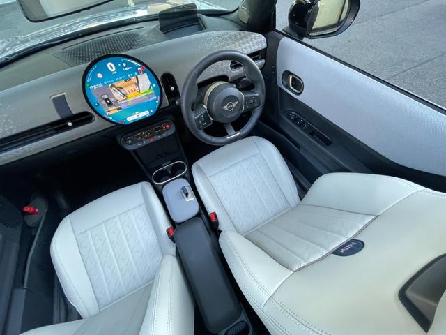ＭＩＮＩ クーパーＳ　コンバーチブル　フェイバリット・トリム　【正規認定中古車】【全国正規ディーラー保証付／２年・走行距離無制限】弊社デモカー　ＪＣＷシート　ｈａｒｍａｎ／ｋａｒｄｏｎ　ステアリングホイール　運転席アクティブシート　アダプティブＬＥＤヘッドライト（45枚目）