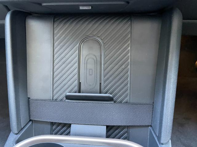 ＭＩＮＩ クーパーＳ　コンバーチブル　フェイバリット・トリム　【正規認定中古車】【全国正規ディーラー保証付／２年・走行距離無制限】弊社デモカー　ＪＣＷシート　ｈａｒｍａｎ／ｋａｒｄｏｎ　ステアリングホイール　運転席アクティブシート　アダプティブＬＥＤヘッドライト（51枚目）