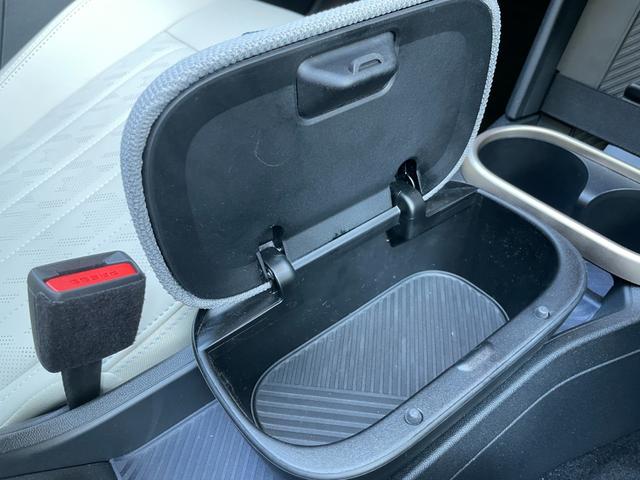 ＭＩＮＩ クーパーＳ　コンバーチブル　フェイバリット・トリム　【正規認定中古車】【全国正規ディーラー保証付／２年・走行距離無制限】弊社デモカー　ＪＣＷシート　ｈａｒｍａｎ／ｋａｒｄｏｎ　ステアリングホイール　運転席アクティブシート　アダプティブＬＥＤヘッドライト（55枚目）