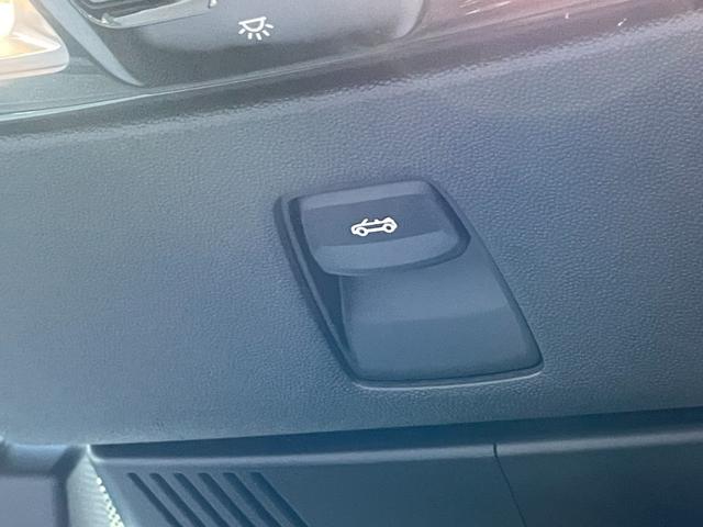 ＭＩＮＩ クーパーＳ　コンバーチブル　フェイバリット・トリム　【正規認定中古車】【全国正規ディーラー保証付／２年・走行距離無制限】弊社デモカー　ＪＣＷシート　ｈａｒｍａｎ／ｋａｒｄｏｎ　ステアリングホイール　運転席アクティブシート　アダプティブＬＥＤヘッドライト（60枚目）