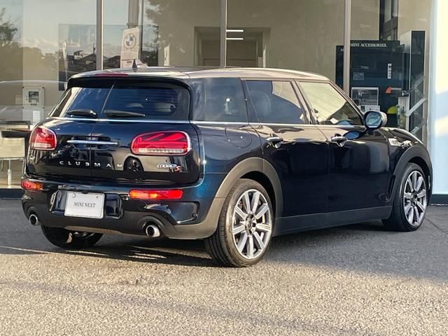 MINI クーパーS クラブマン 【正規認定中古車】【全国正規ディーラー保証付/2年・走行距離無制限】18AW LED コンフォートアクセス 社外TV 白革スポーツPシート バックカメラ インテリジェントセーフティ(2枚目)