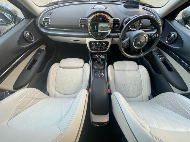 MINI クーパーS クラブマン 【正規認定中古車】【全国正規ディーラー保証付/2年・走行距離無制限】18AW LED コンフォートアクセス 社外TV 白革スポーツPシート バックカメラ インテリジェントセーフティ(4枚目)