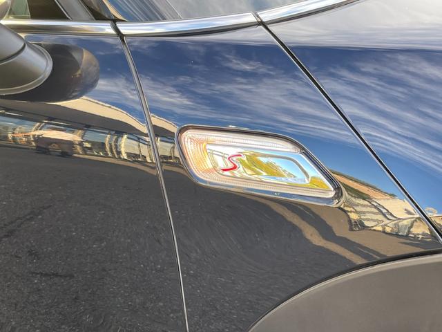 MINI クーパーS クラブマン 【正規認定中古車】【全国正規ディーラー保証付/2年・走行距離無制限】18AW LED コンフォートアクセス 社外TV 白革スポーツPシート バックカメラ インテリジェントセーフティ(15枚目)