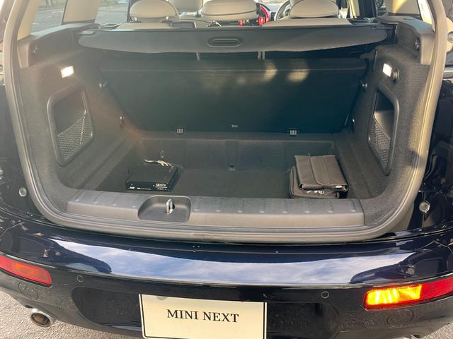 MINI クーパーS クラブマン 【正規認定中古車】【全国正規ディーラー保証付/2年・走行距離無制限】18AW LED コンフォートアクセス 社外TV 白革スポーツPシート バックカメラ インテリジェントセーフティ(21枚目)