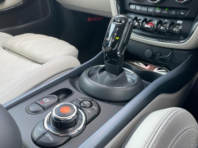MINI クーパーS クラブマン 【正規認定中古車】【全国正規ディーラー保証付/2年・走行距離無制限】18AW LED コンフォートアクセス 社外TV 白革スポーツPシート バックカメラ インテリジェントセーフティ(43枚目)