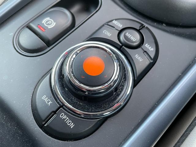 MINI クーパーS クラブマン 【正規認定中古車】【全国正規ディーラー保証付/2年・走行距離無制限】18AW LED コンフォートアクセス 社外TV 白革スポーツPシート バックカメラ インテリジェントセーフティ(45枚目)