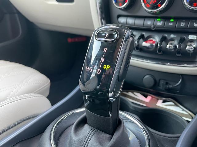 MINI クーパーS クラブマン 【正規認定中古車】【全国正規ディーラー保証付/2年・走行距離無制限】18AW LED コンフォートアクセス 社外TV 白革スポーツPシート バックカメラ インテリジェントセーフティ(47枚目)
