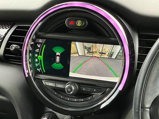 ＭＩＮＩ クーパーＳＤ　【正規認定中古車】【全国正規ディーラー保証付／２年・走行距離無制限】１７ＡＷ　ＬＥＤ　コンフォートアクセス　バックカメラ　インテリジェントセーフティ　黒布手動シート　オットマン　ＡＣＣ　ナビ（7枚目）