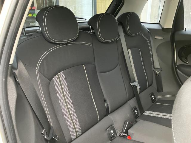 ＭＩＮＩ クーパーＳＤ　【正規認定中古車】【全国正規ディーラー保証付／２年・走行距離無制限】１７ＡＷ　ＬＥＤ　コンフォートアクセス　バックカメラ　インテリジェントセーフティ　黒布手動シート　オットマン　ＡＣＣ　ナビ（15枚目）