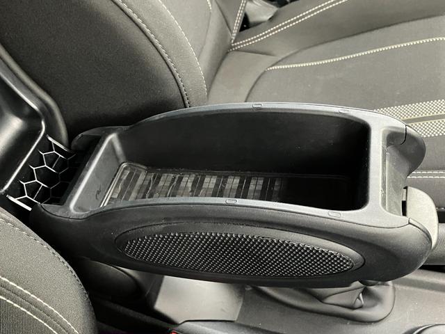 ＭＩＮＩ クーパーＳＤ　【正規認定中古車】【全国正規ディーラー保証付／２年・走行距離無制限】１７ＡＷ　ＬＥＤ　コンフォートアクセス　バックカメラ　インテリジェントセーフティ　黒布手動シート　オットマン　ＡＣＣ　ナビ（45枚目）