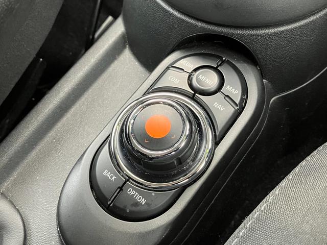ＭＩＮＩ クーパーＳＤ　【正規認定中古車】【全国正規ディーラー保証付／２年・走行距離無制限】１７ＡＷ　ＬＥＤ　コンフォートアクセス　バックカメラ　インテリジェントセーフティ　黒布手動シート　オットマン　ＡＣＣ　ナビ（46枚目）