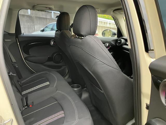 ＭＩＮＩ クーパーＳＤ　【正規認定中古車】【全国正規ディーラー保証付／２年・走行距離無制限】１７ＡＷ　ＬＥＤ　コンフォートアクセス　バックカメラ　インテリジェントセーフティ　黒布手動シート　オットマン　ＡＣＣ　ナビ（56枚目）