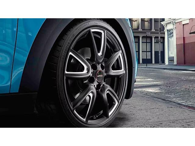 ＭＩＮＩ クーパーＳＤ　【正規認定中古車】【全国正規ディーラー保証付／２年・走行距離無制限】１７ＡＷ　ＬＥＤ　コンフォートアクセス　バックカメラ　インテリジェントセーフティ　黒布手動シート　オットマン　ＡＣＣ　ナビ（72枚目）