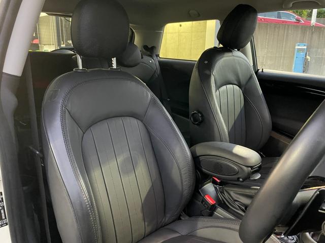 MINI クーパーSD 【正規認定中古車】【全国正規ディーラー保証付/2年・走行距離無制限】弊社下取り車 Yoursブラックレザーシート Yours18インチアルミホイール ACC アンビエント シートヒーター(3枚目)