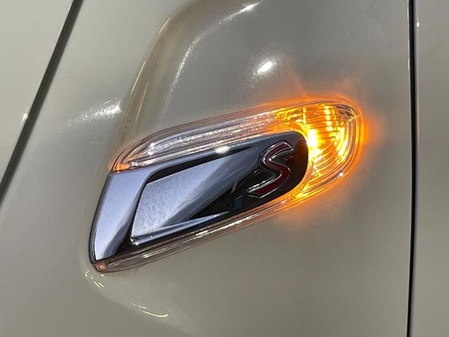 MINI クーパーSD 【正規認定中古車】【全国正規ディーラー保証付/2年・走行距離無制限】弊社下取り車 Yoursブラックレザーシート Yours18インチアルミホイール ACC アンビエント シートヒーター(17枚目)