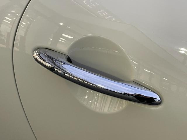 MINI クーパーSD 【正規認定中古車】【全国正規ディーラー保証付/2年・走行距離無制限】弊社下取り車 Yoursブラックレザーシート Yours18インチアルミホイール ACC アンビエント シートヒーター(19枚目)