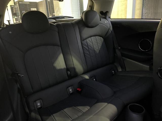 MINI クーパーSD 【正規認定中古車】【全国正規ディーラー保証付/2年・走行距離無制限】弊社下取り車 Yoursブラックレザーシート Yours18インチアルミホイール ACC アンビエント シートヒーター(27枚目)