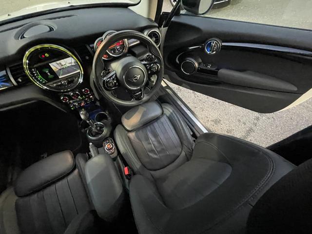 MINI クーパーSD 【正規認定中古車】【全国正規ディーラー保証付/2年・走行距離無制限】弊社下取り車 Yoursブラックレザーシート Yours18インチアルミホイール ACC アンビエント シートヒーター(28枚目)