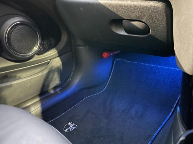 MINI クーパーSD 【正規認定中古車】【全国正規ディーラー保証付/2年・走行距離無制限】弊社下取り車 Yoursブラックレザーシート Yours18インチアルミホイール ACC アンビエント シートヒーター(48枚目)