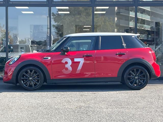 ＭＩＮＩ クーパーＳ　パディ・ホプカーク・エディション　【正規認定中古車】【全国正規ディーラー保証付／２年・走行距離無制限】限定車　弊社下取り車　ワンオーナー車　禁煙車　バックカメラ　前後ＰＤＣ　アンビエントライト　ＡＣＣ　純正前後ドラレコ（6枚目）