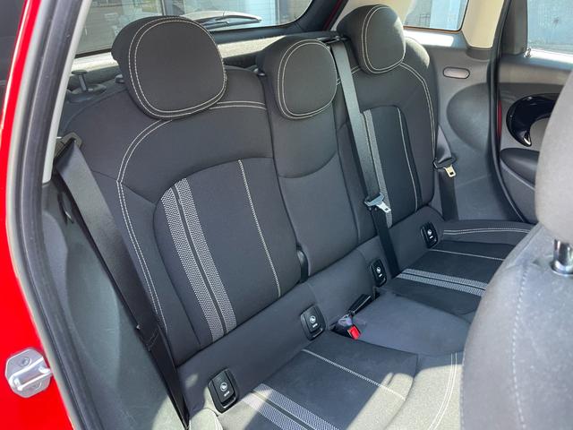ＭＩＮＩ クーパーＳ　パディ・ホプカーク・エディション　【正規認定中古車】【全国正規ディーラー保証付／２年・走行距離無制限】限定車　弊社下取り車　ワンオーナー車　禁煙車　バックカメラ　前後ＰＤＣ　アンビエントライト　ＡＣＣ　純正前後ドラレコ（8枚目）