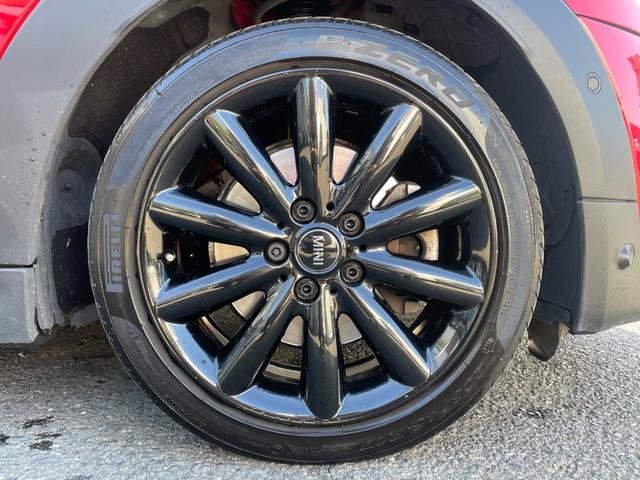 ＭＩＮＩ クーパーＳ　パディ・ホプカーク・エディション　【正規認定中古車】【全国正規ディーラー保証付／２年・走行距離無制限】限定車　弊社下取り車　ワンオーナー車　禁煙車　バックカメラ　前後ＰＤＣ　アンビエントライト　ＡＣＣ　純正前後ドラレコ（9枚目）