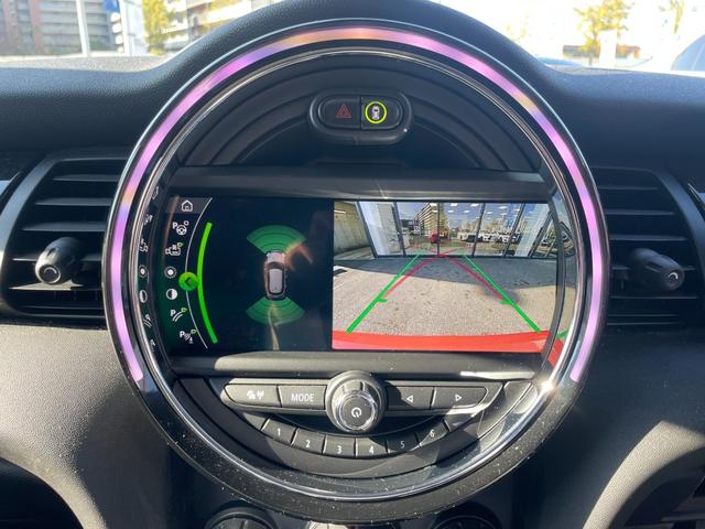 ＭＩＮＩ クーパーＳ　パディ・ホプカーク・エディション　【正規認定中古車】【全国正規ディーラー保証付／２年・走行距離無制限】限定車　弊社下取り車　ワンオーナー車　禁煙車　バックカメラ　前後ＰＤＣ　アンビエントライト　ＡＣＣ　純正前後ドラレコ（10枚目）