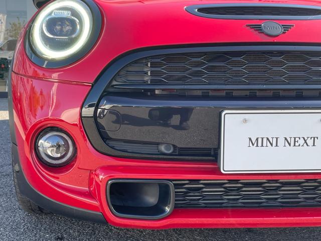 ＭＩＮＩ クーパーＳ　パディ・ホプカーク・エディション　【正規認定中古車】【全国正規ディーラー保証付／２年・走行距離無制限】限定車　弊社下取り車　ワンオーナー車　禁煙車　バックカメラ　前後ＰＤＣ　アンビエントライト　ＡＣＣ　純正前後ドラレコ（16枚目）