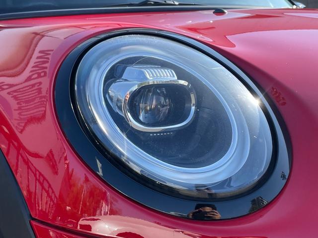 ＭＩＮＩ クーパーＳ　パディ・ホプカーク・エディション　【正規認定中古車】【全国正規ディーラー保証付／２年・走行距離無制限】限定車　弊社下取り車　ワンオーナー車　禁煙車　バックカメラ　前後ＰＤＣ　アンビエントライト　ＡＣＣ　純正前後ドラレコ（17枚目）