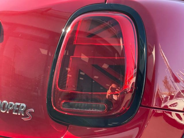ＭＩＮＩ クーパーＳ　パディ・ホプカーク・エディション　【正規認定中古車】【全国正規ディーラー保証付／２年・走行距離無制限】限定車　弊社下取り車　ワンオーナー車　禁煙車　バックカメラ　前後ＰＤＣ　アンビエントライト　ＡＣＣ　純正前後ドラレコ（23枚目）