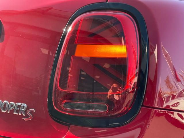 ＭＩＮＩ クーパーＳ　パディ・ホプカーク・エディション　【正規認定中古車】【全国正規ディーラー保証付／２年・走行距離無制限】限定車　弊社下取り車　ワンオーナー車　禁煙車　バックカメラ　前後ＰＤＣ　アンビエントライト　ＡＣＣ　純正前後ドラレコ（24枚目）